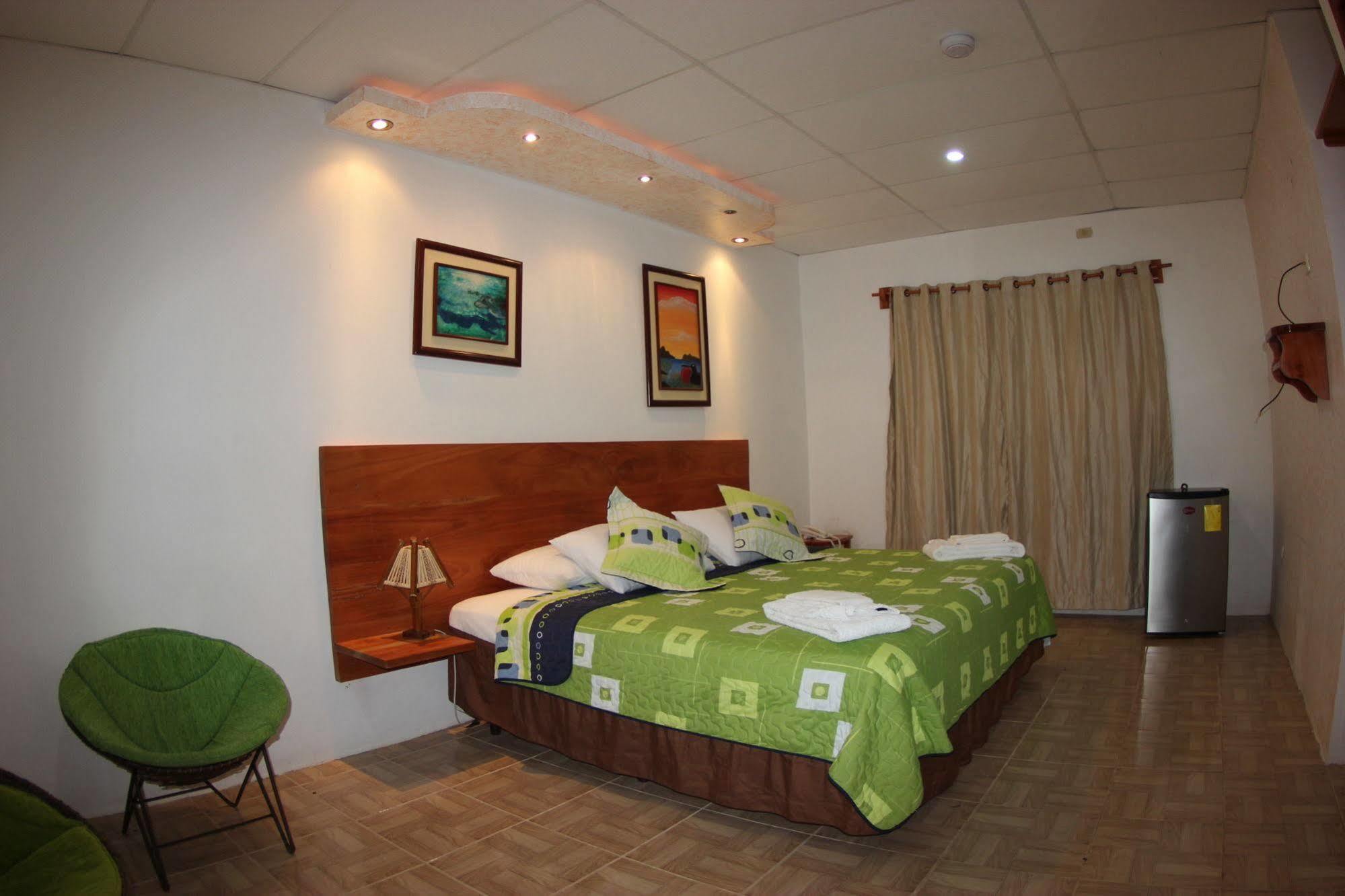 Twin Hotel Galápagos by Rotamundos Puerto Ayora  Exterior foto