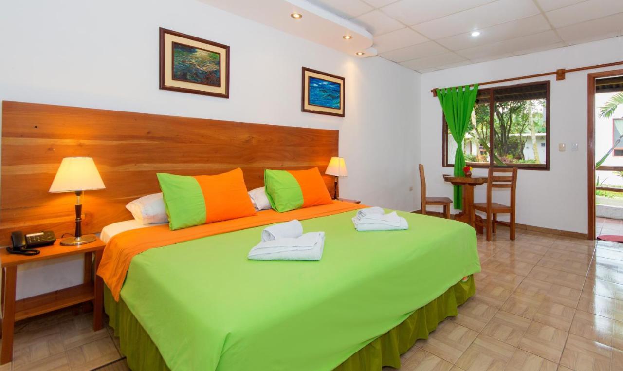Twin Hotel Galápagos by Rotamundos Puerto Ayora  Exterior foto